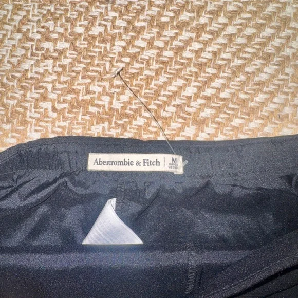 Abercrombie Black Mini Skort- Size Medium - Picture 7 of 10